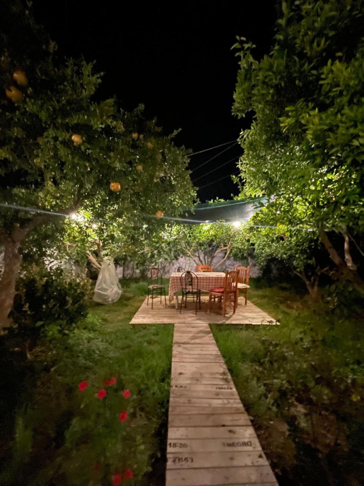 Guest House Luli Strumi Берат Екстериор снимка